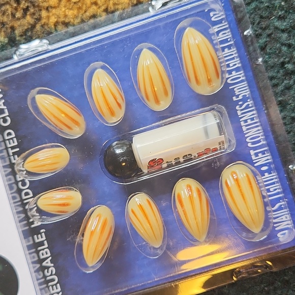 Glow in the Dark Claws ☆ Reusable ☆ CLAWS ☆ Halloween, Dress- up, Cos play ☆ New - Picture 3 of 10